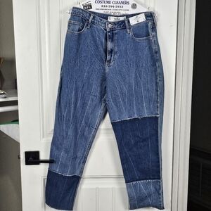 NWT Hollister Curvy High Rise Mom Jean Size 11R